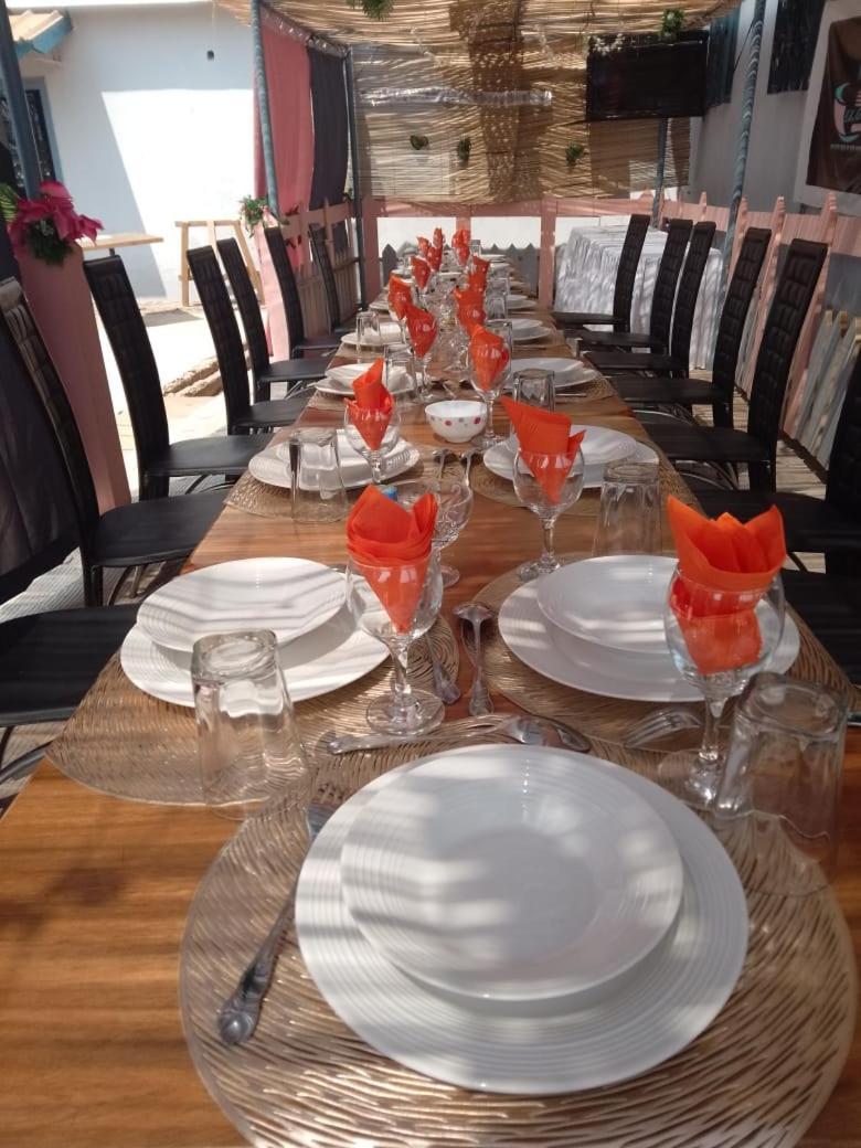Bh Apero Club Hotel Bertoua ภายนอก รูปภาพ