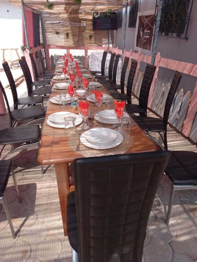 Bh Apero Club Hotel Bertoua ภายนอก รูปภาพ